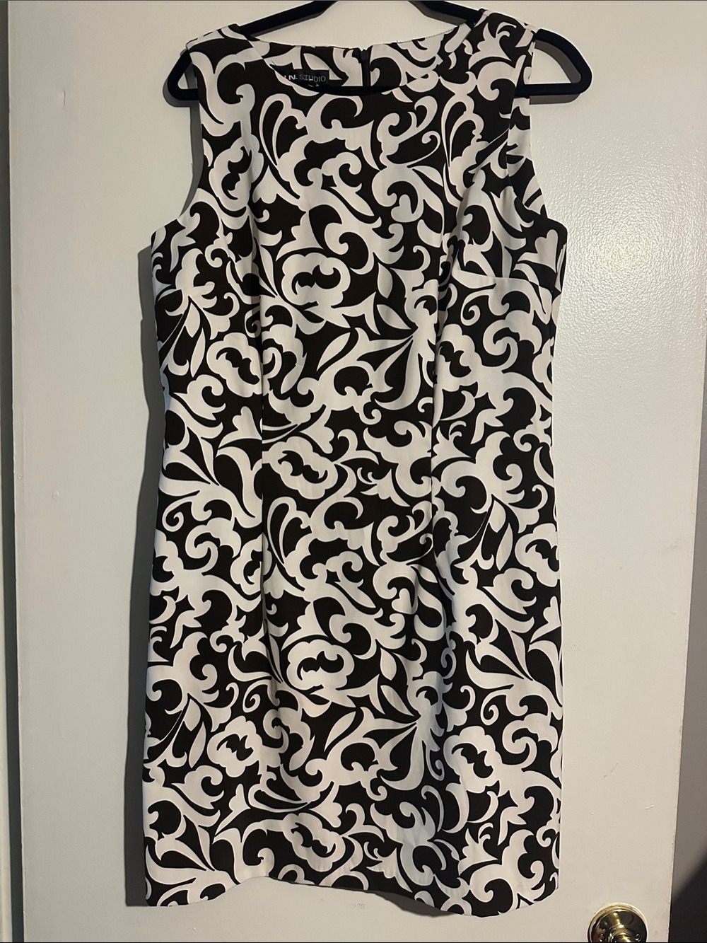 I.N. Studio Black and White Patterned Sleeveless Midi Dress